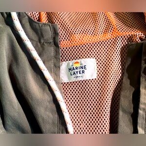 Marine Layer Pullover SIZE XS green with coral lining